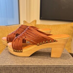 Beek Platform Sandals